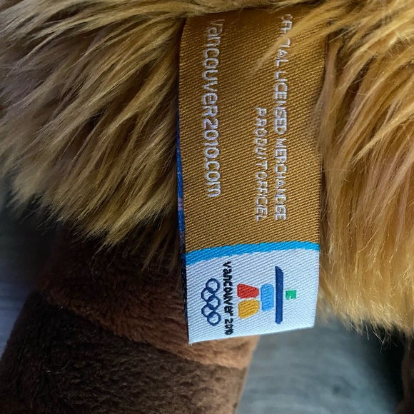 Vancouver 2010 Olympic Quatchi Plush Toy - Picture 3 of 3
